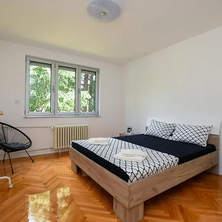 Apartment Pavlovic *
